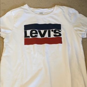 Levi’s T shirt